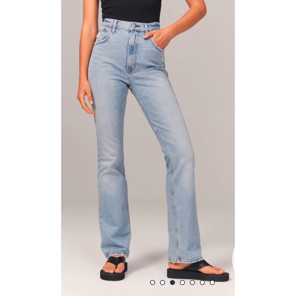 Abercrombie & Fitch Ultra High Rise 70’s Vintage Flare Jean Light Wash